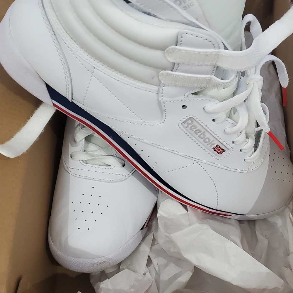 Retro Reebok Classics - Picture 2 of 4